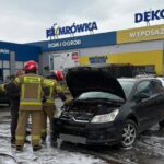 pożar auta na parkingu